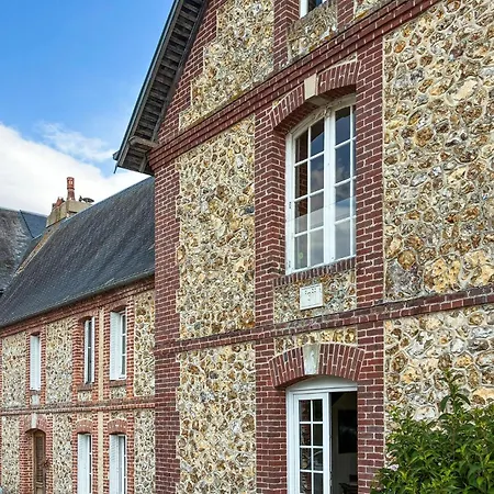 Lovely In Mesnil En Ouche With Wifi